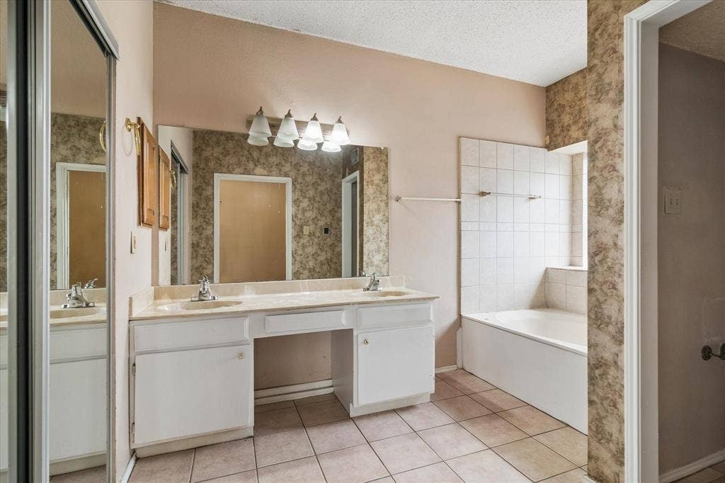 720 Ford Drive, Cedar Hill, TX 75104 720 Ford Drive, Cedar Hill, TX 75104