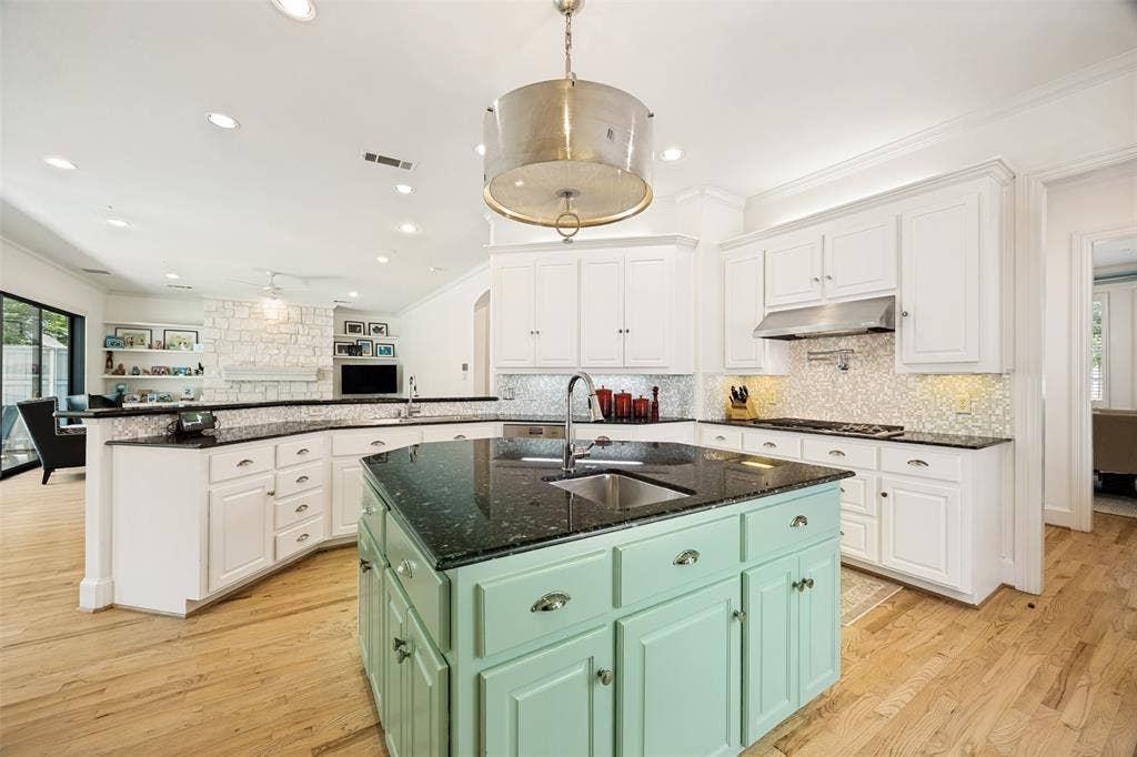 4137 Southwestern Boulevard, University Park, TX 75225 4137 Southwestern Boulevard, University Park, TX 75225