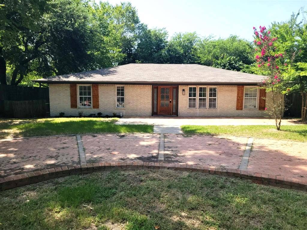 103 W Cayuga Drive, Athens, TX 75751 103 W Cayuga Drive, Athens, TX 75751
