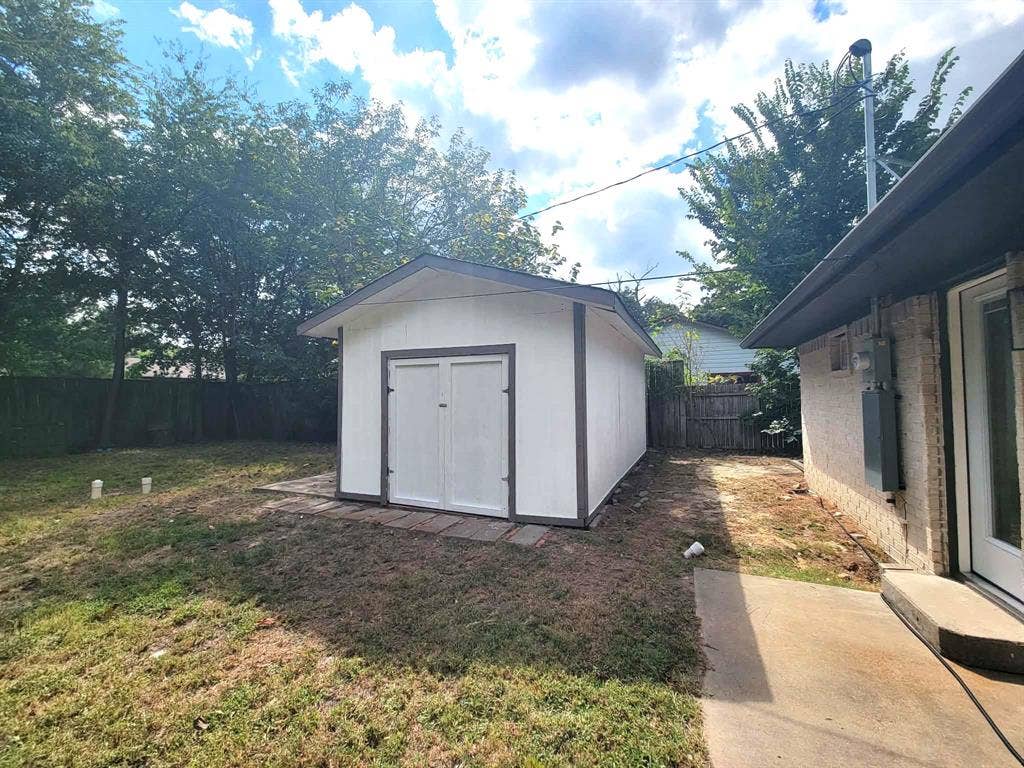 103 W Cayuga Drive, Athens, TX 75751 103 W Cayuga Drive, Athens, TX 75751