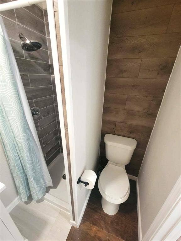103 W Cayuga Drive, Athens, TX 75751 bedroom 3 bath