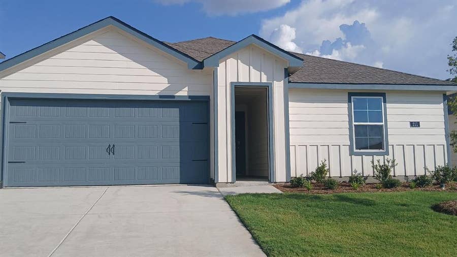 Property photo for 211 Whispering Pine Drive, Royse City, TX