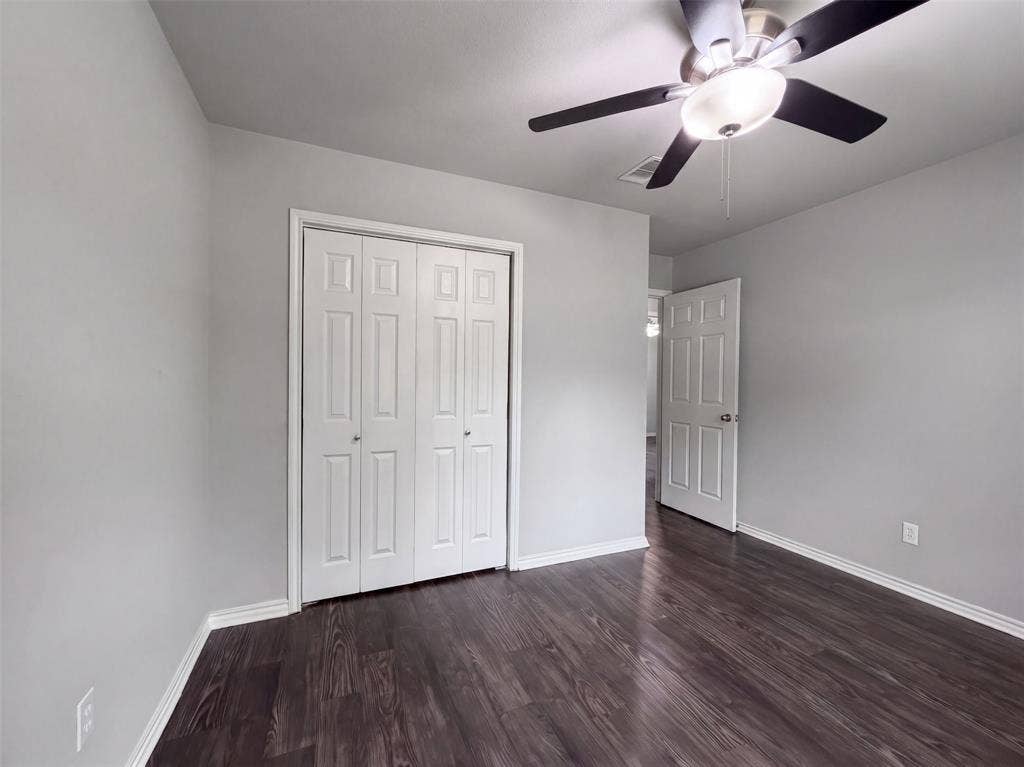 330 E Coral Way, Grand Prairie, TX 75051 330 E Coral Way, Grand Prairie, TX 75051