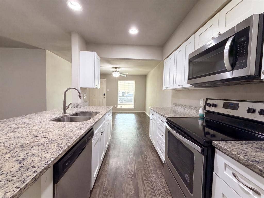 330 E Coral Way, Grand Prairie, TX 75051 330 E Coral Way, Grand Prairie, TX 75051