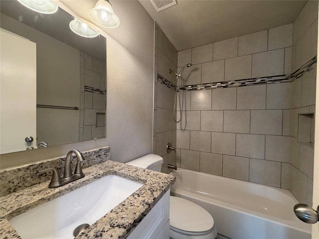 330 E Coral Way, Grand Prairie, TX 75051 330 E Coral Way, Grand Prairie, TX 75051