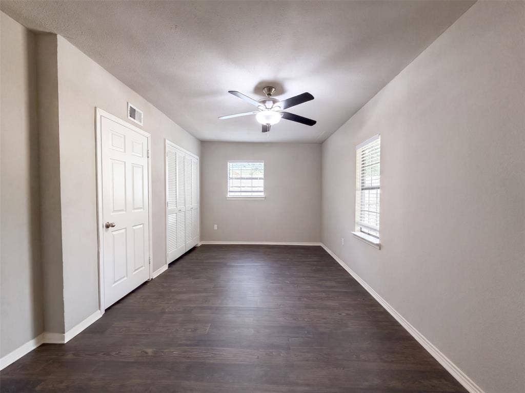 330 E Coral Way, Grand Prairie, TX 75051 330 E Coral Way, Grand Prairie, TX 75051