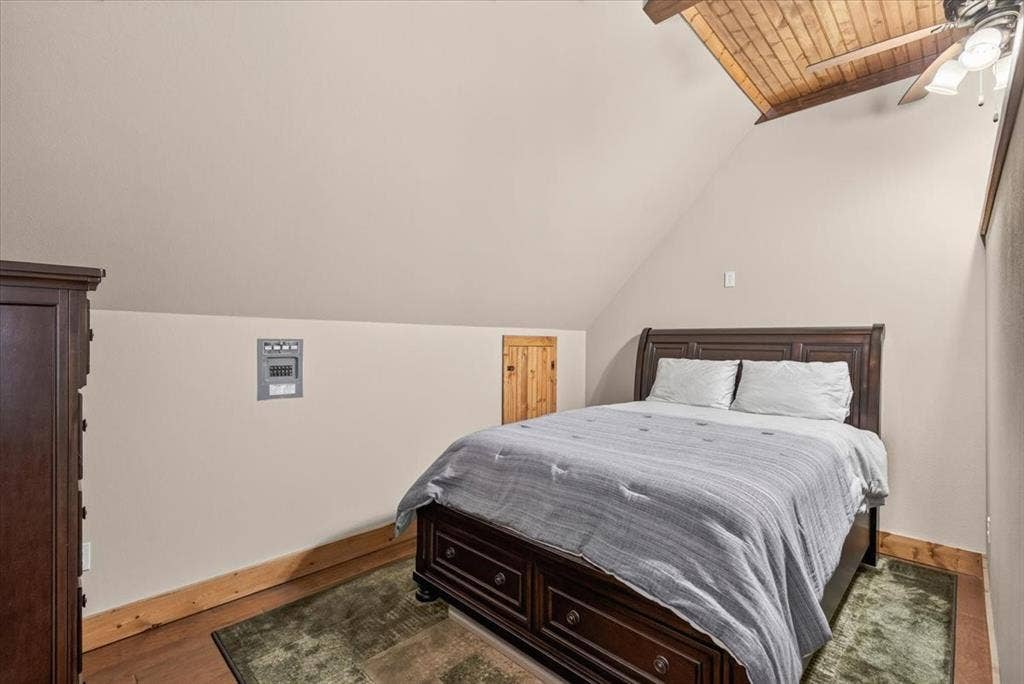 117 Arrowhead Way, Mabank, TX 75156 Garage apartment sleep space.