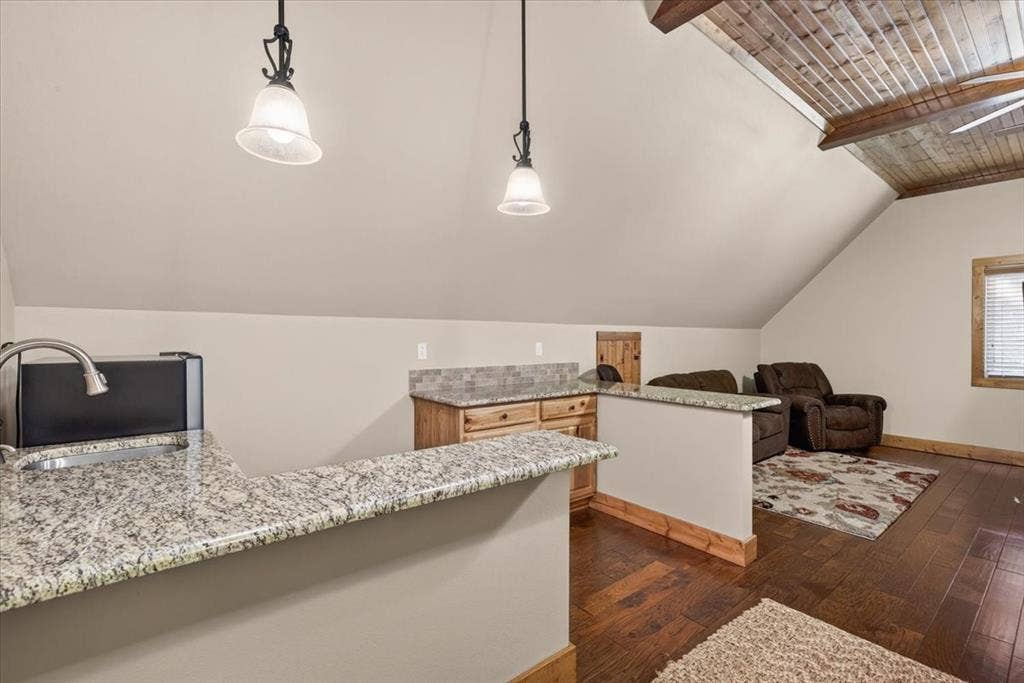 117 Arrowhead Way, Mabank, TX 75156 Efficiency apartment up above garage. This unit can be entered through the garage or you could install a hidden bookcase door from an upstairs bedroom!!