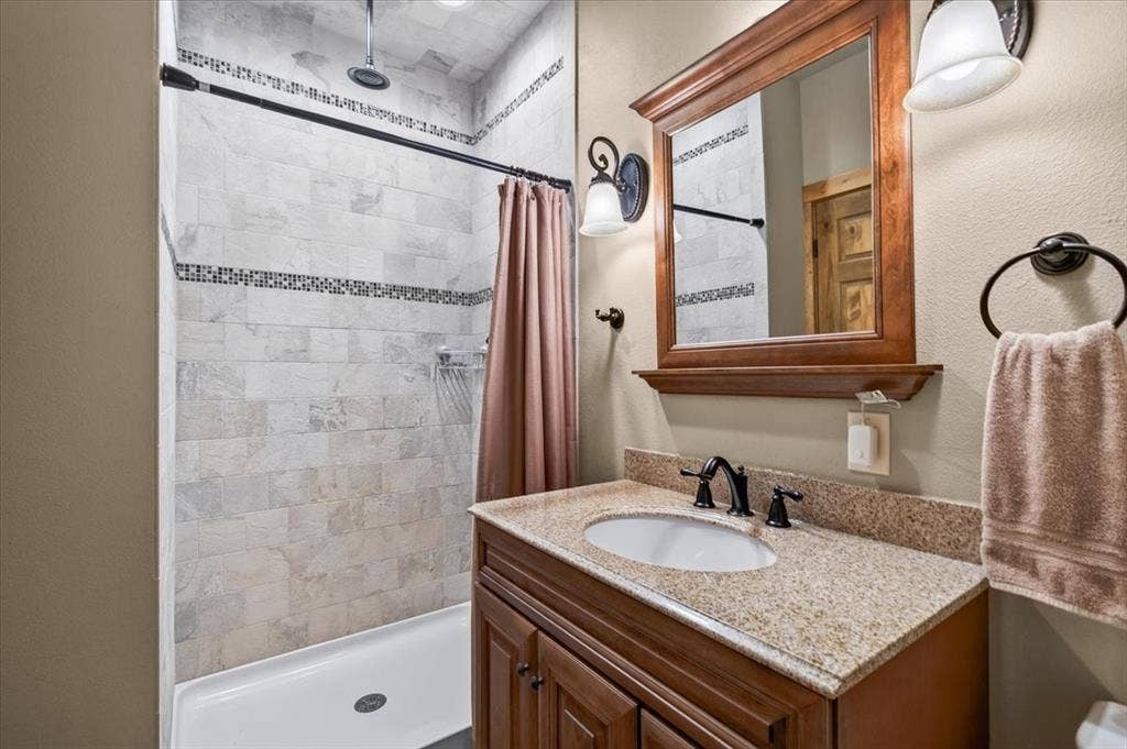 117 Arrowhead Way, Mabank, TX 75156 117 Arrowhead Way, Mabank, TX 75156
