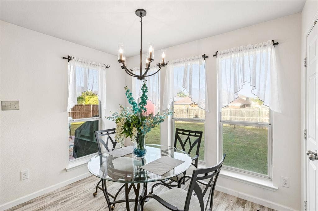 6925 Evening Shade Lane, Arlington, TX 76002