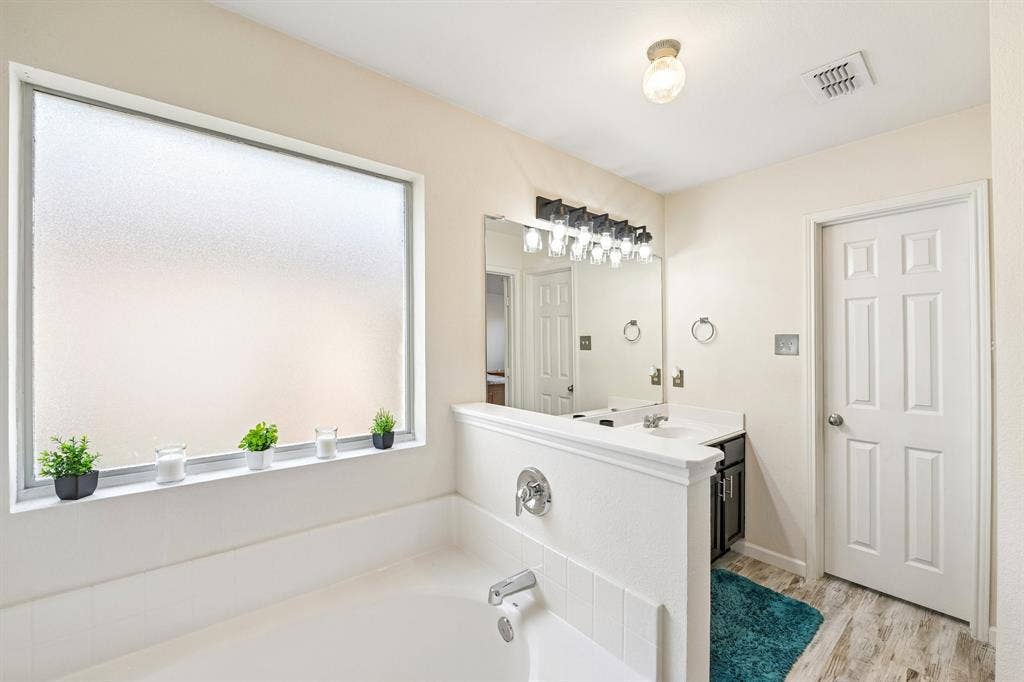 6925 Evening Shade Lane, Arlington, TX 76002