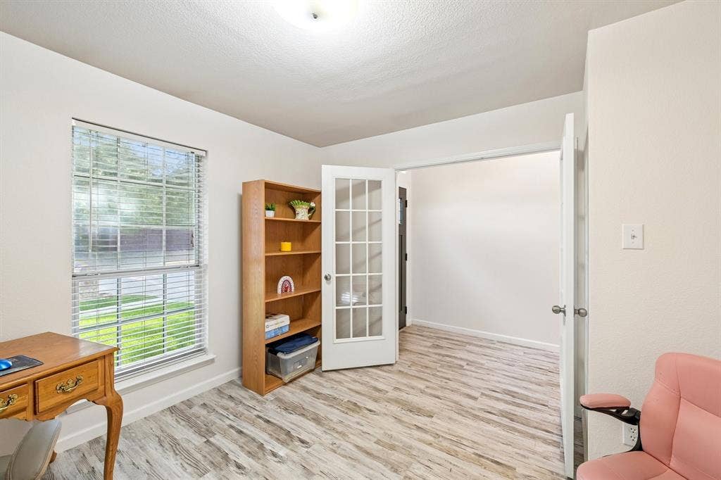 6925 Evening Shade Lane, Arlington, TX 76002
