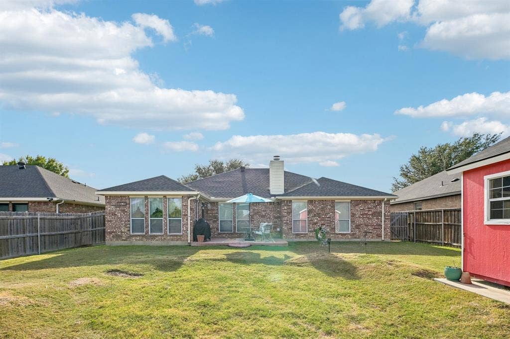 6925 Evening Shade Lane, Arlington, TX 76002