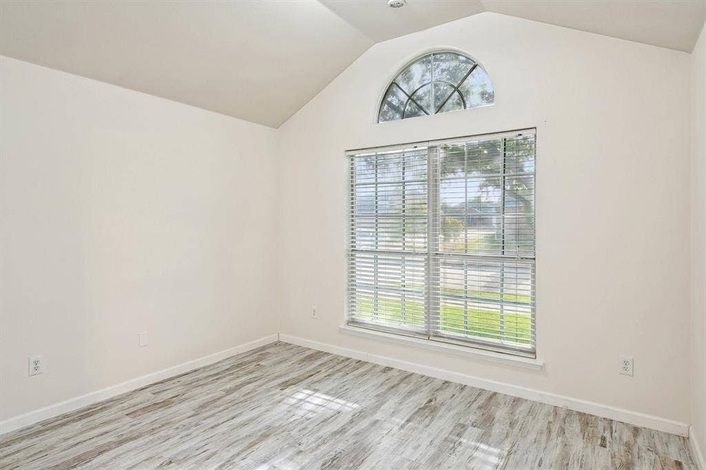 6925 Evening Shade Lane, Arlington, TX 76002