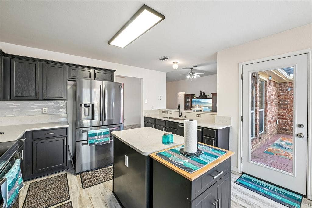 6925 Evening Shade Lane, Arlington, TX 76002