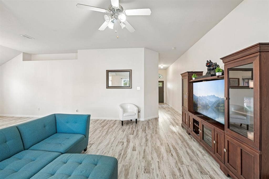 6925 Evening Shade Lane, Arlington, TX 76002