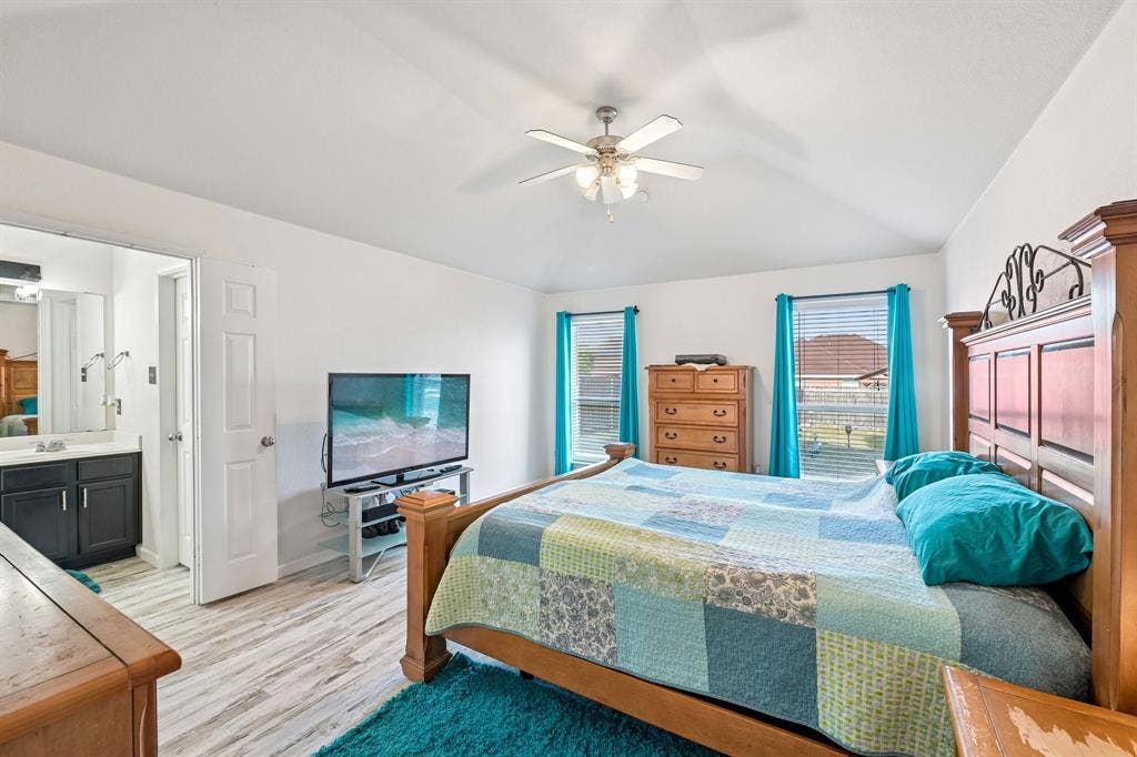 6925 Evening Shade Lane, Arlington, TX 76002
