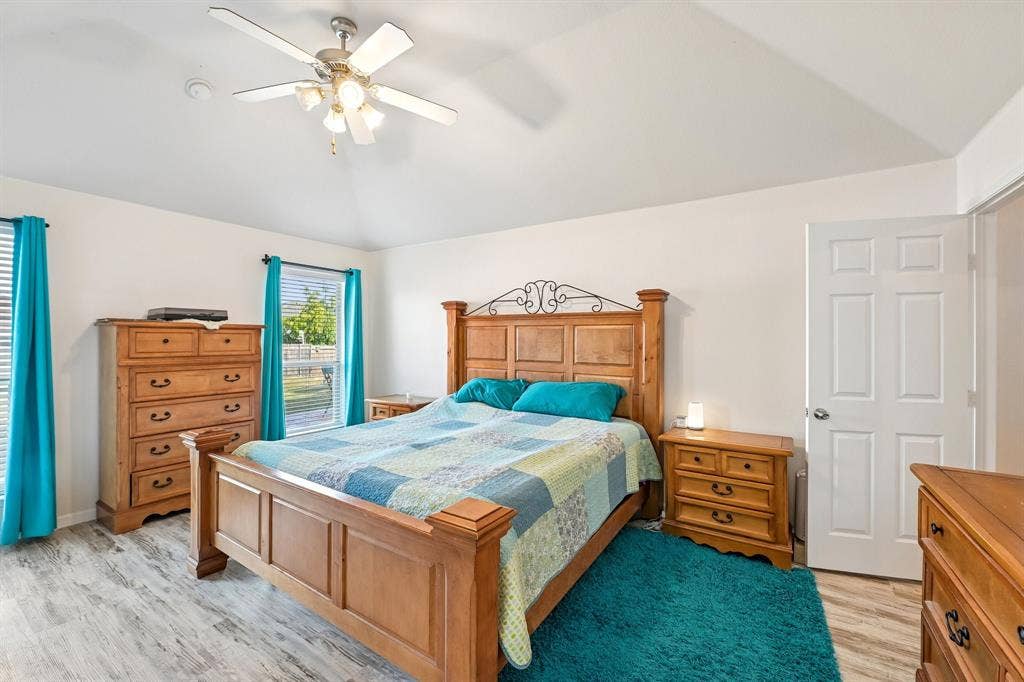 6925 Evening Shade Lane, Arlington, TX 76002