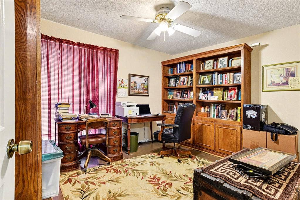 5309 Deep Canyon Drive, Garland, TX 75043 Secondary bedroom or office space