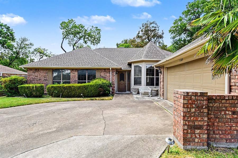 Property photo for 5309 Deep Canyon Drive, Garland, TX
