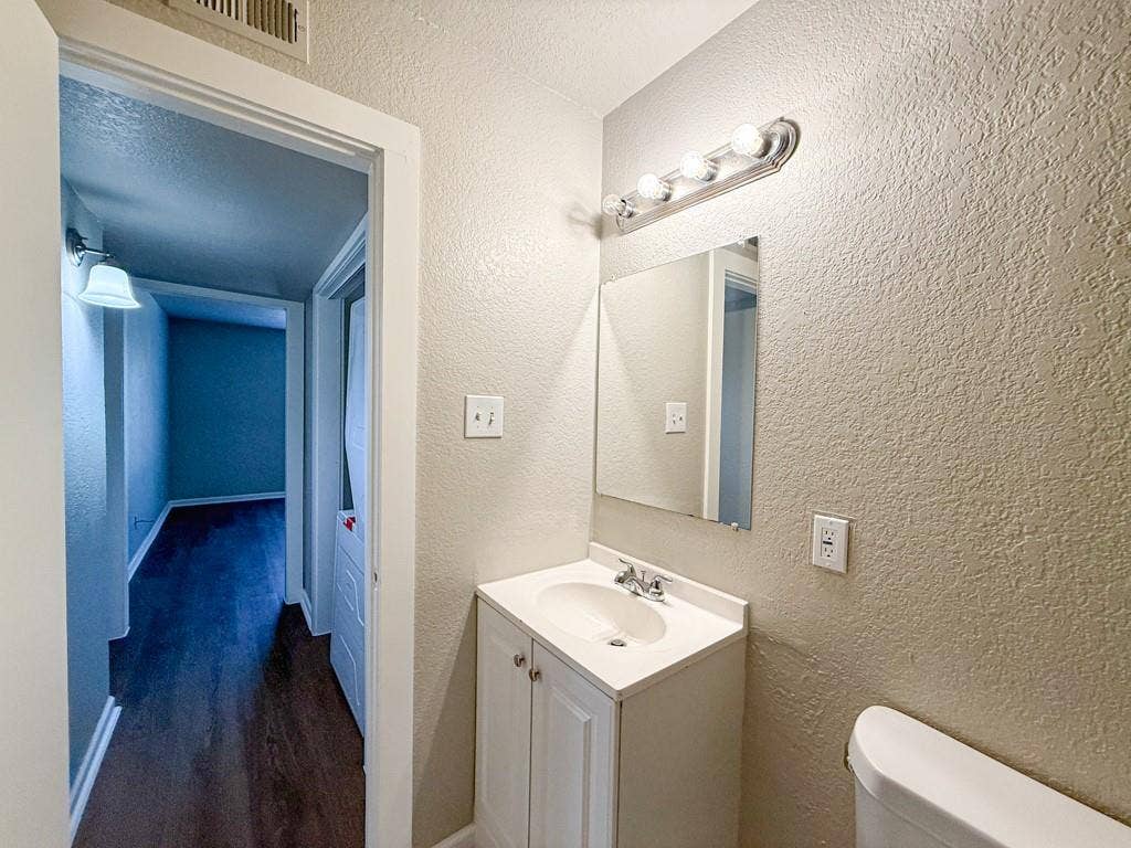 808 Blaylock Drive, #201, Dallas, TX 75203 808 Blaylock Drive, #201, Dallas, TX 75203
