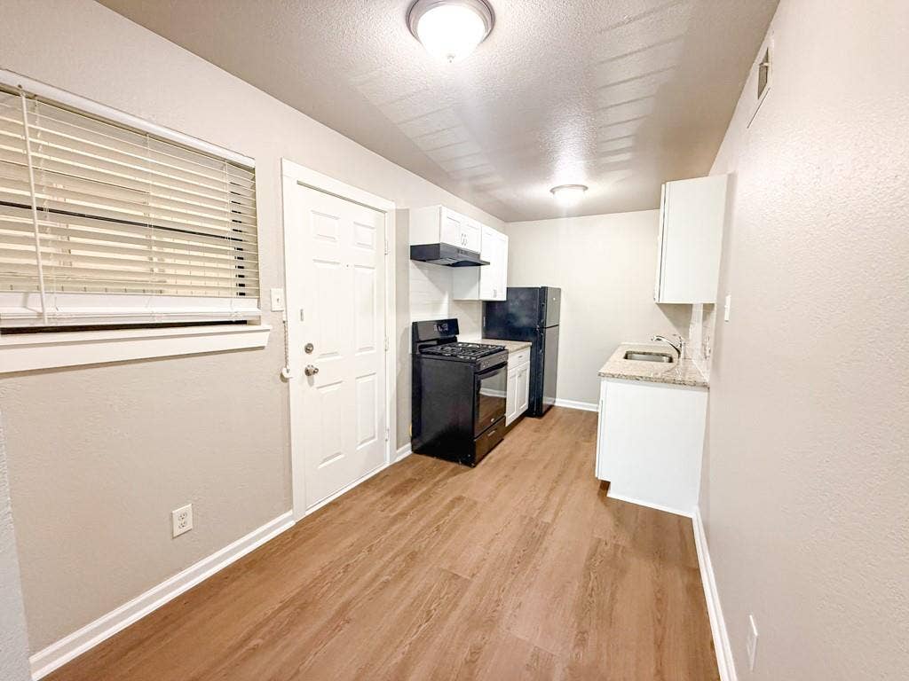 808 Blaylock Drive, #201, Dallas, TX 75203 808 Blaylock Drive, #201, Dallas, TX 75203