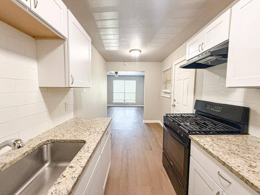 808 Blaylock Drive, #201, Dallas, TX 75203 808 Blaylock Drive, #201, Dallas, TX 75203