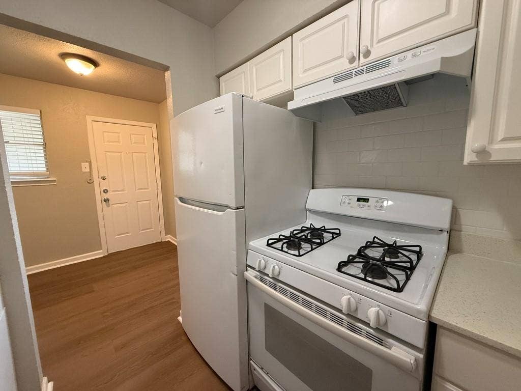808 Blaylock Drive, #202, Dallas, TX 75203