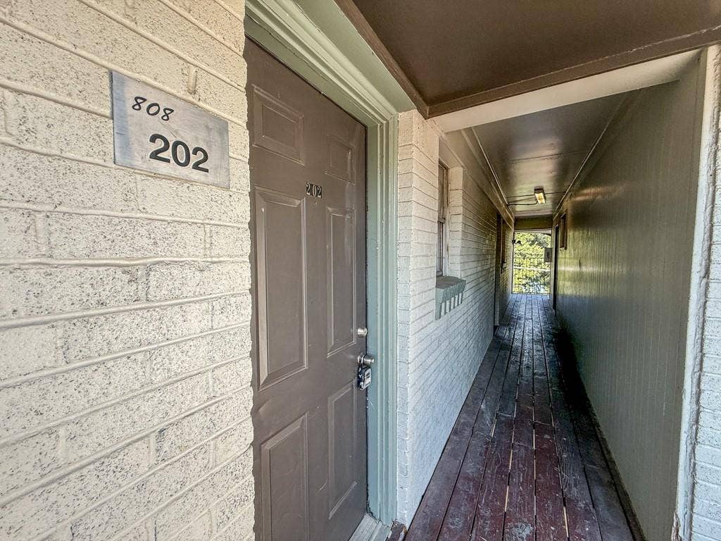 808 Blaylock Drive, #202, Dallas, TX 75203