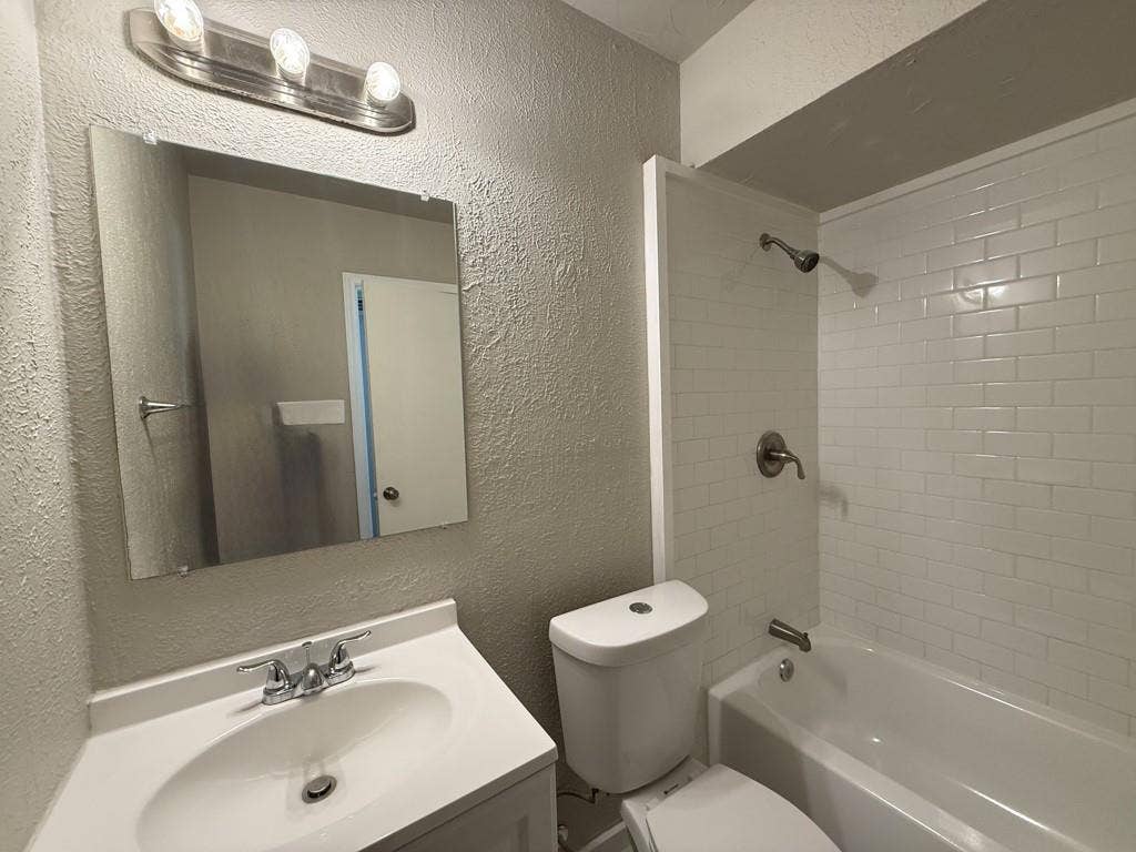 808 Blaylock Drive, #202, Dallas, TX 75203