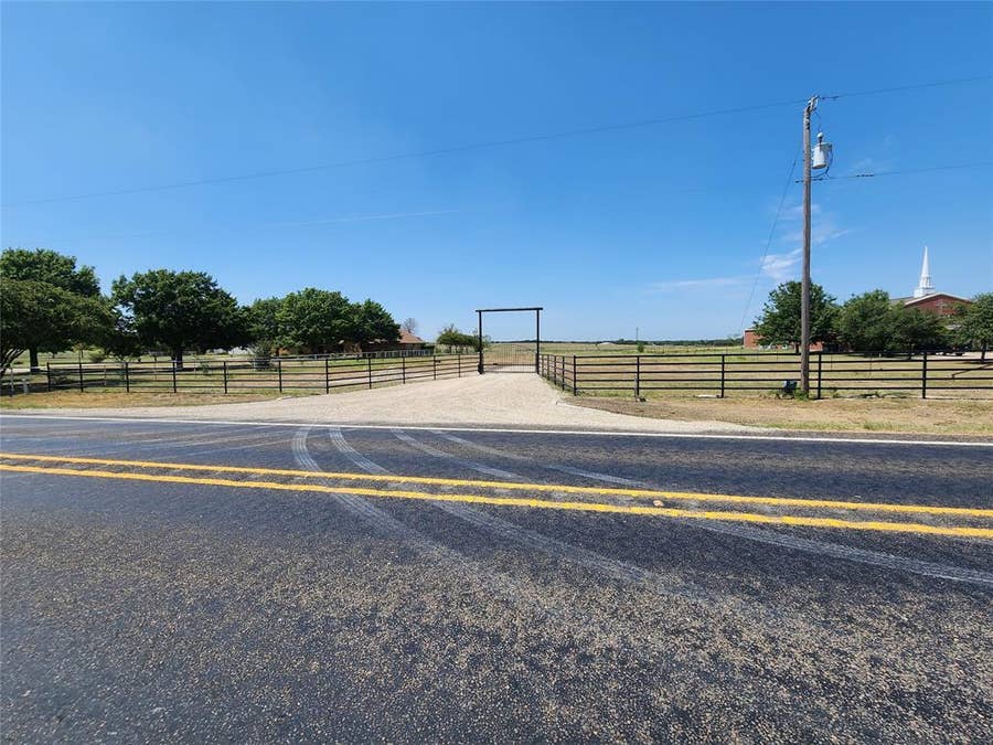 Property photo for 1410 Fm 1446, Waxahachie, TX