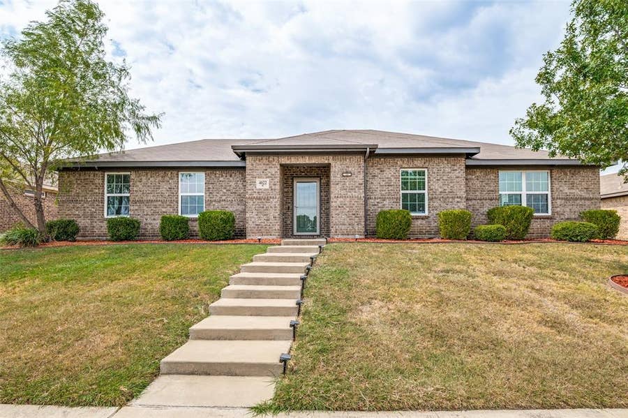 Property photo for 4022 Meadow Canyon Drive, Lancaster, TX
