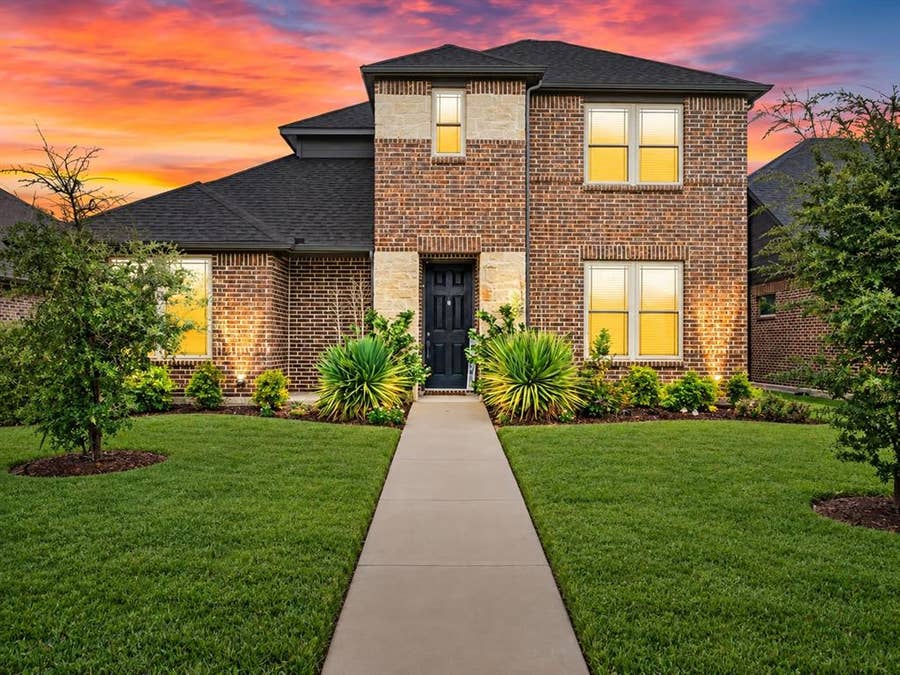 Property photo for 44 River Oaks Boulevard, Waxahachie, TX