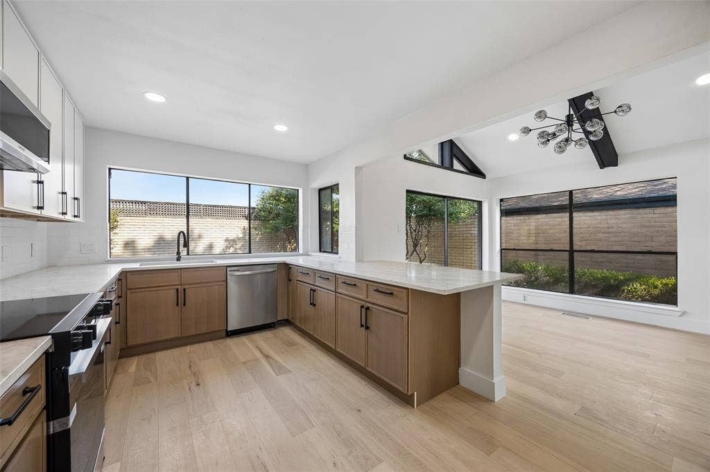 3704 Millswood Drive, Irving, TX 75062 3704 Millswood Drive, Irving, TX 75062