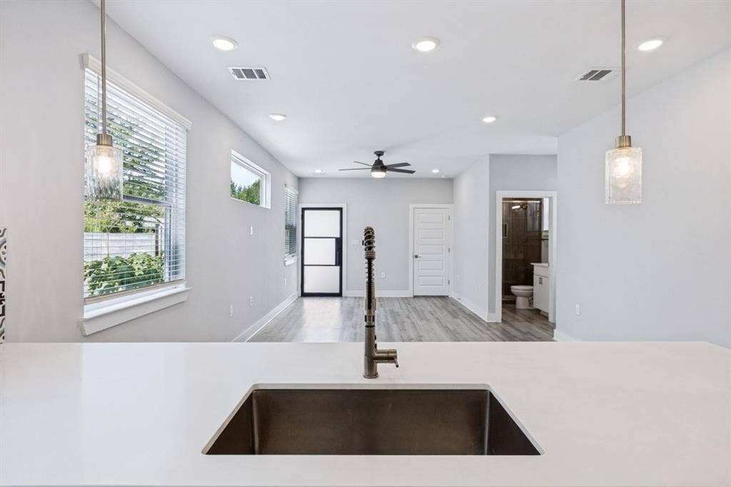 1042 Rosemont Street, #2, Austin, TX 78723 1042 Rosemont Street, #2, Austin, TX 78723