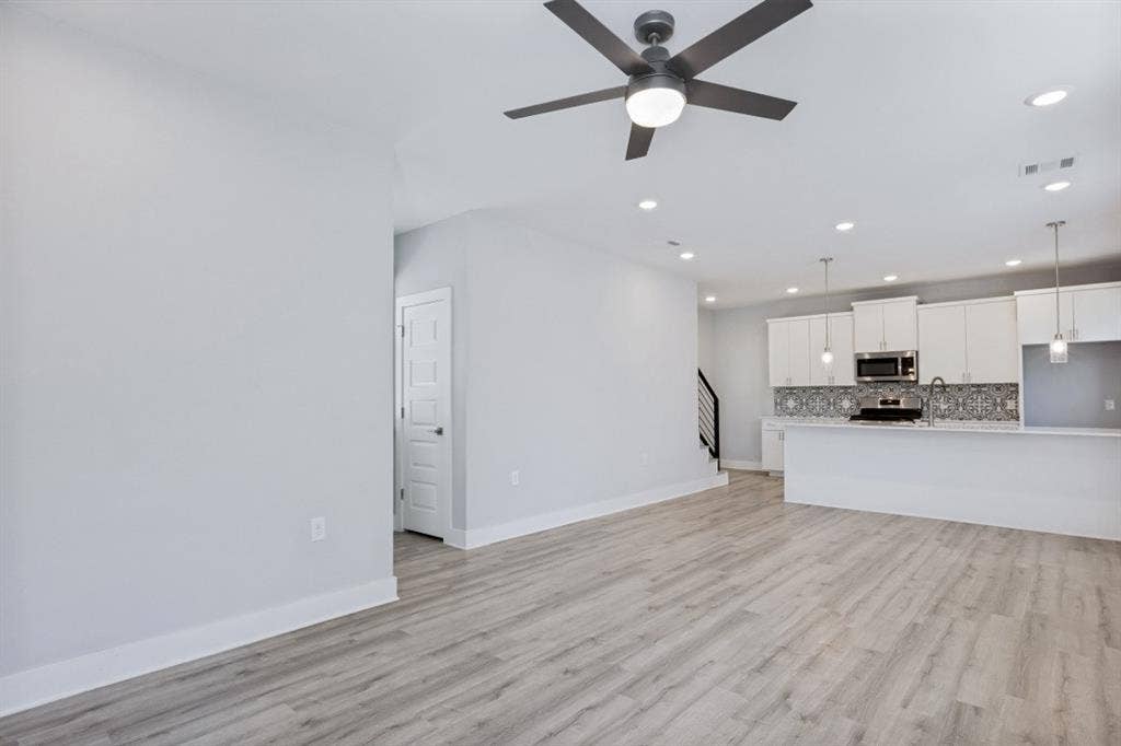1042 Rosemont Street, #2, Austin, TX 78723 1042 Rosemont Street, #2, Austin, TX 78723