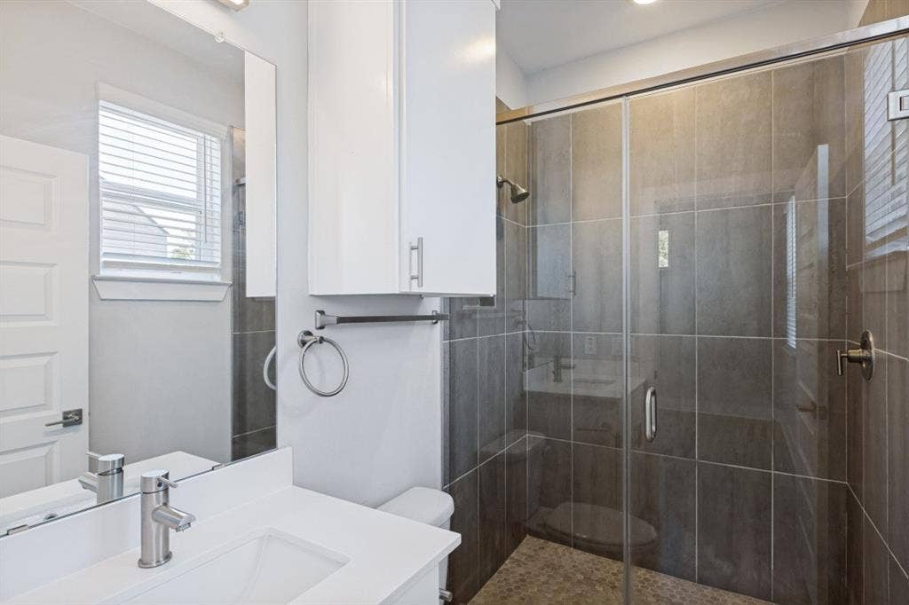 1042 Rosemont Street, #2, Austin, TX 78723 1042 Rosemont Street, #2, Austin, TX 78723