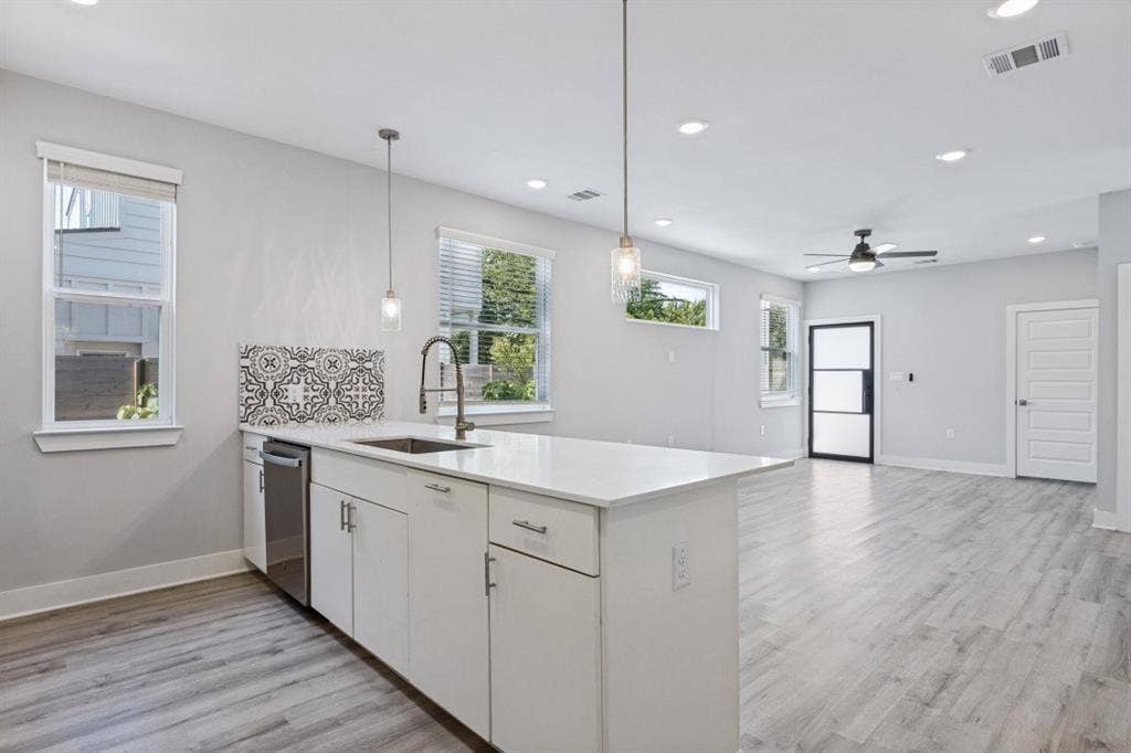 1042 Rosemont Street, #2, Austin, TX 78723 1042 Rosemont Street, #2, Austin, TX 78723
