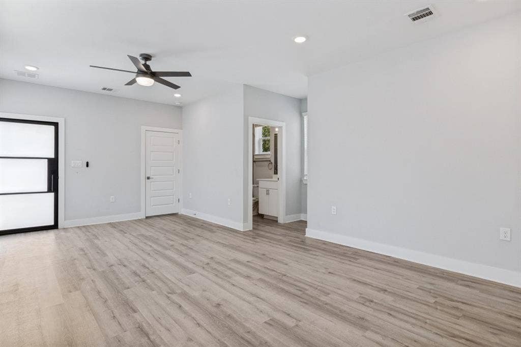 1042 Rosemont Street, #2, Austin, TX 78723 1042 Rosemont Street, #2, Austin, TX 78723