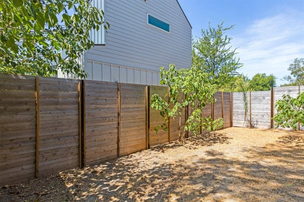 1042 Rosemont Street, #2, Austin, TX 78723 1042 Rosemont Street, #2, Austin, TX 78723