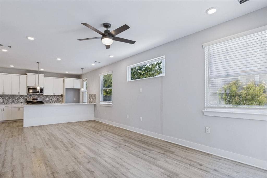 1042 Rosemont Street, #2, Austin, TX 78723 1042 Rosemont Street, #2, Austin, TX 78723