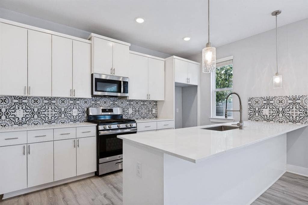1042 Rosemont Street, #2, Austin, TX 78723 1042 Rosemont Street, #2, Austin, TX 78723