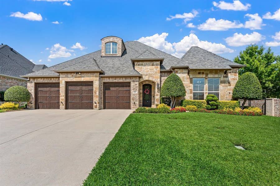 Property photo for 800 Regina Court, Colleyville, TX