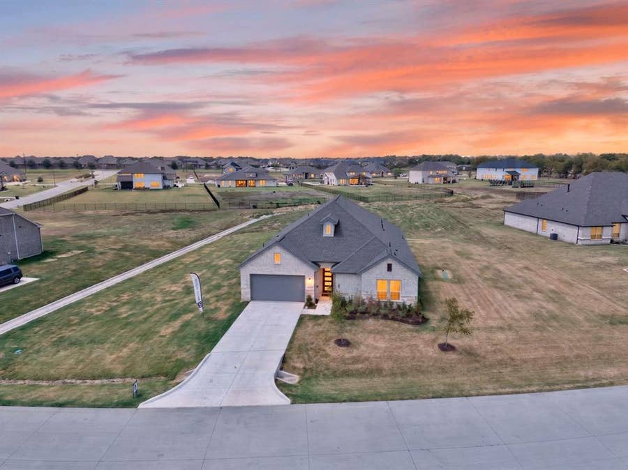 Property photo for 4009 Tamarack Lane, Royse City, TX