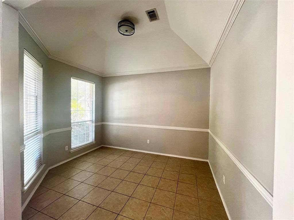 4100 Burnhill Drive, Plano, TX 75024 Dining area overlooks front of home. Also makes a great playroom or gameroom.