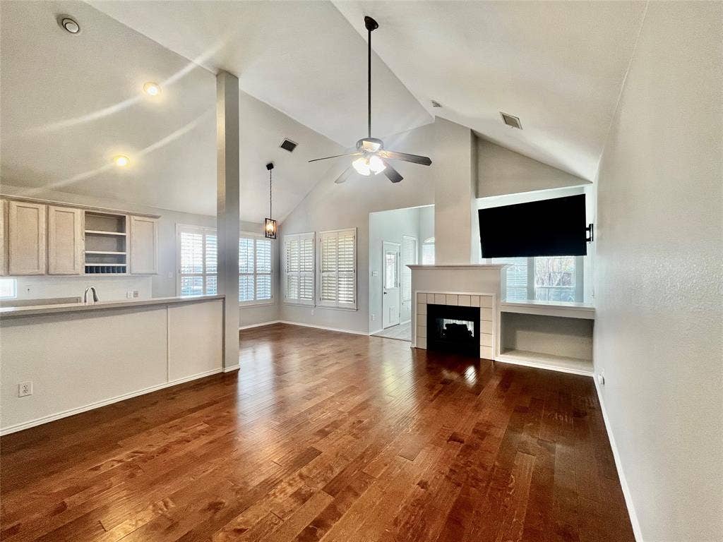 4100 Burnhill Drive, Plano, TX 75024 Big family room with engineered hardwoods. TV stays!