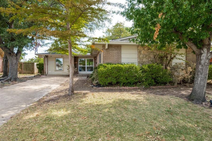 Property photo for 2314 BRIARWOOD Lane, Carrollton, TX