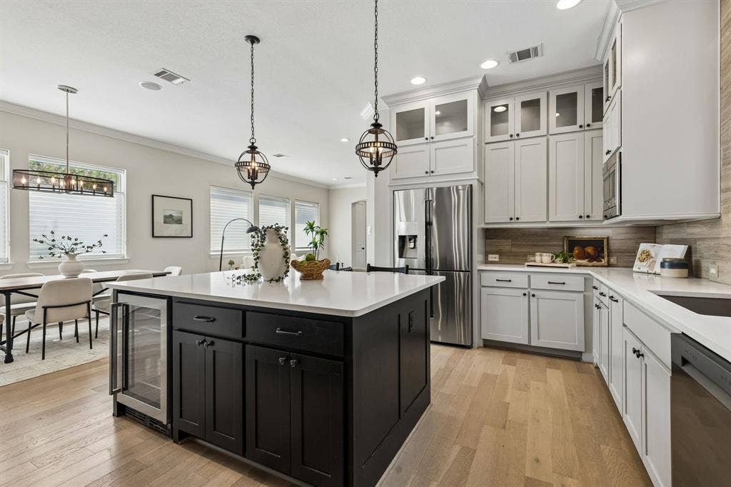 8615 Thorbrush Place, Dallas, TX 75238 8615 Thorbrush Place, Dallas, TX 75238