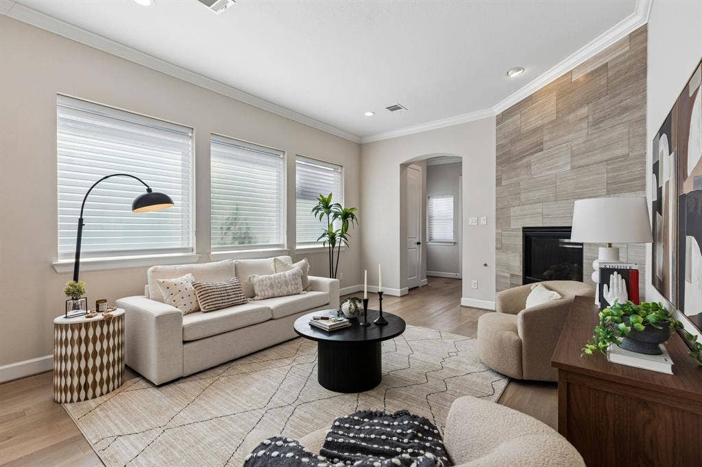 8615 Thorbrush Place, Dallas, TX 75238 8615 Thorbrush Place, Dallas, TX 75238