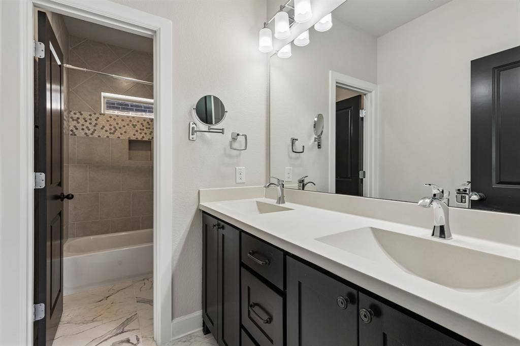 8615 Thorbrush Place, Dallas, TX 75238 8615 Thorbrush Place, Dallas, TX 75238